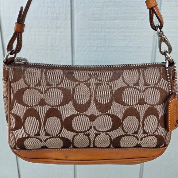 Coach Y2K - Picture 4 of 10